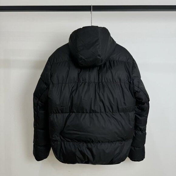 Nike Unisex Colorblock Hooded Puffer Jacket - Picture 2 of 8